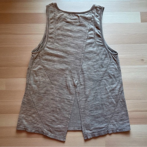 Athleta Grey Open Back Sleeveless Active Tank Top - Medium - Picture 10 of 14